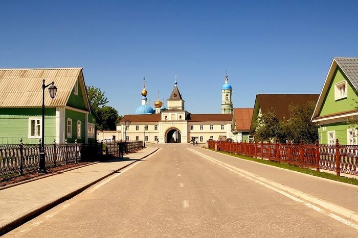 МинивэнGO - Заказ минивэна и микроавтобуса из Аэропорта Сочи в Козельск